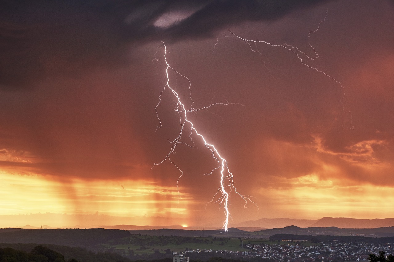 lightning-2702168_1280